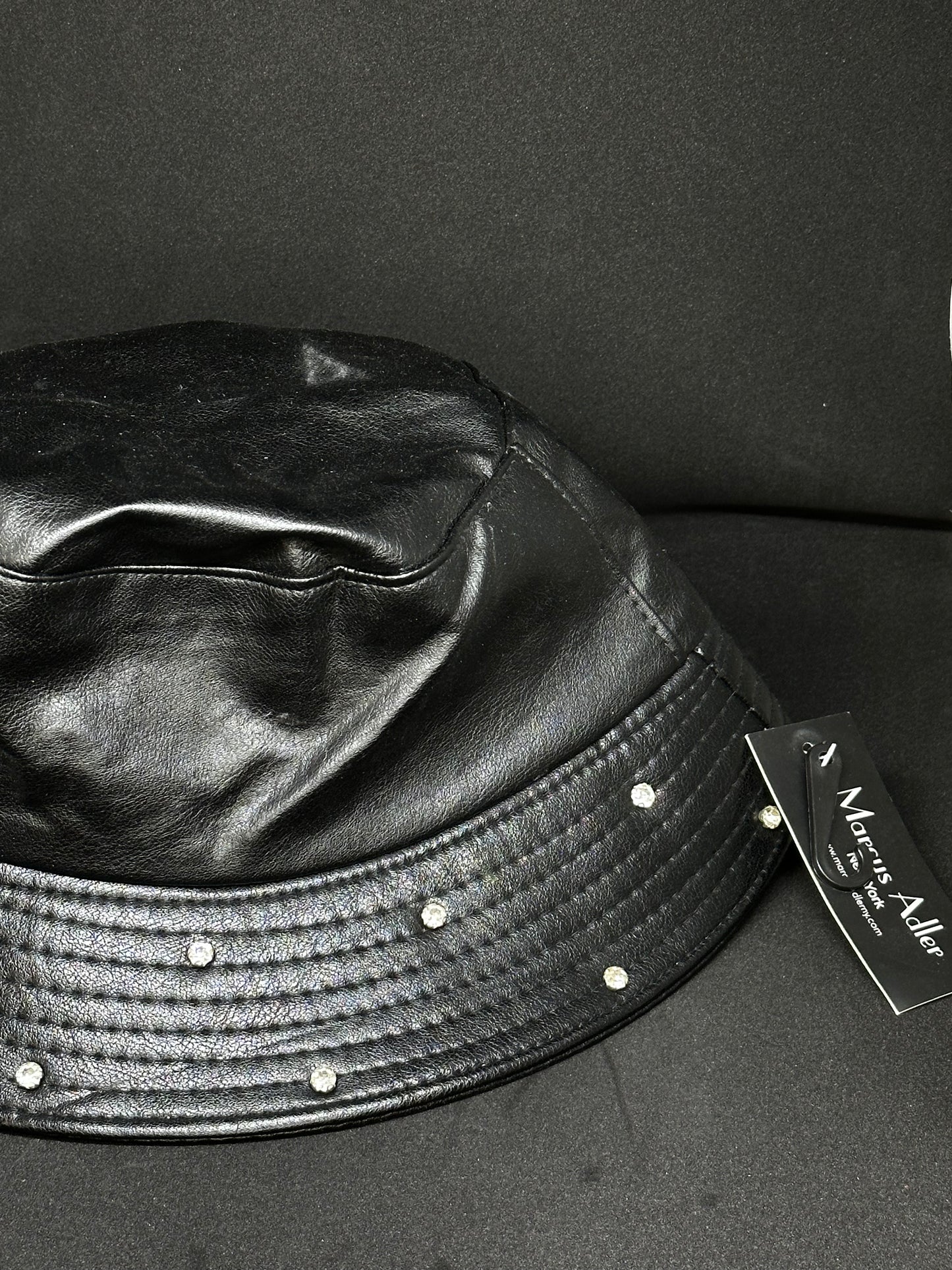 BUCKET HAT DE PIEL SINTETICA